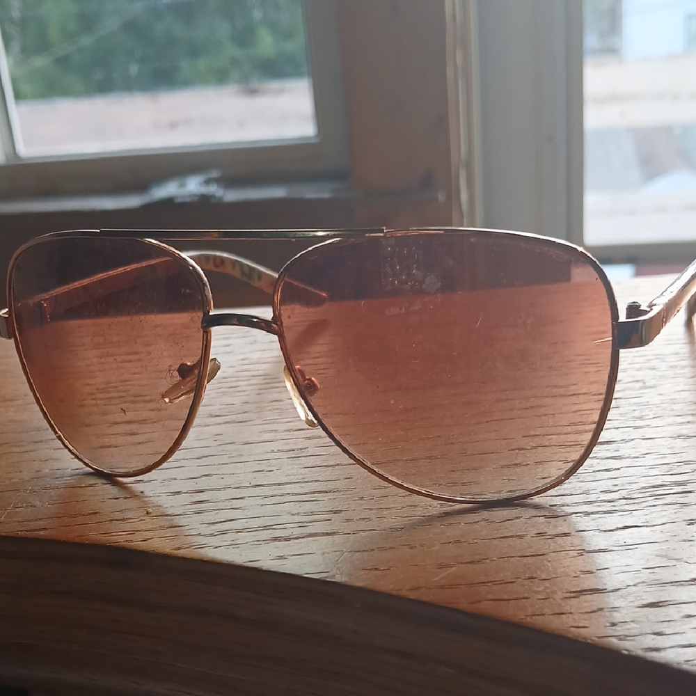 Stylish Gold Aviator Sunglasses